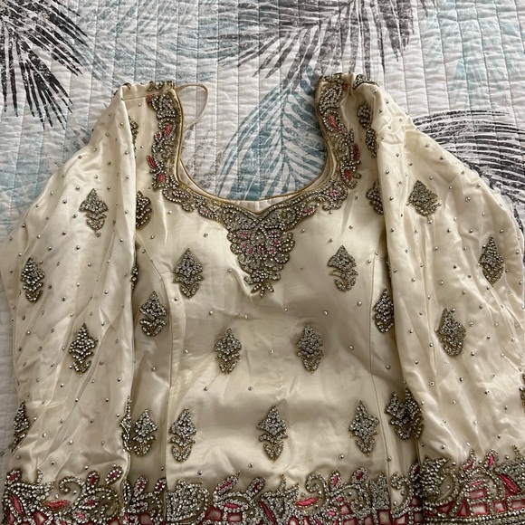 Beautiful wedding dress heavily embellished with crystal stones. Worn once. - Picture 5 of 6